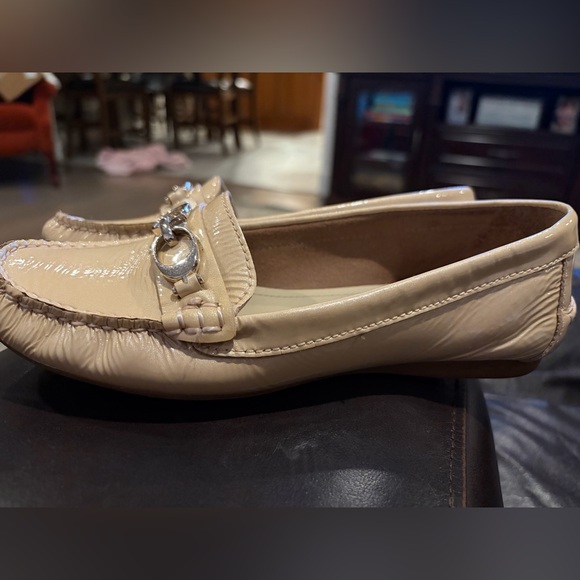 Coach Fortunata Pearlized Cloud Patent Leather Loafers Silver double C hardware - Picture 4 of 6